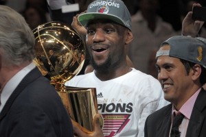 热火老板称多位球队成员已入选名人堂，詹姆斯与斯波亦将实至名归