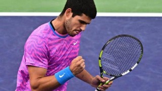 网页版登录入口-张奔斗：在无敌阿卡面前，梅总只能卫冕亚军