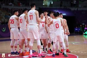 媒体人：这是让大家骄傲的队伍 中国队所有人都可仰着头走出球馆