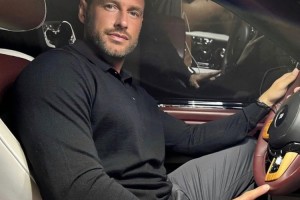 体育视频直播-太阳报：自称亿万富翁，一名商人声称正竞购切尔西多数股权