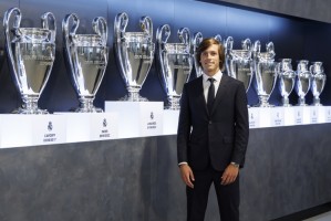 A费：和姆巴佩这样的队友一起踢球更轻松，我和所有人关系都很好