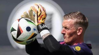 三狮奇招团结媒体：飞镖大比拼，今日代表皮克福德